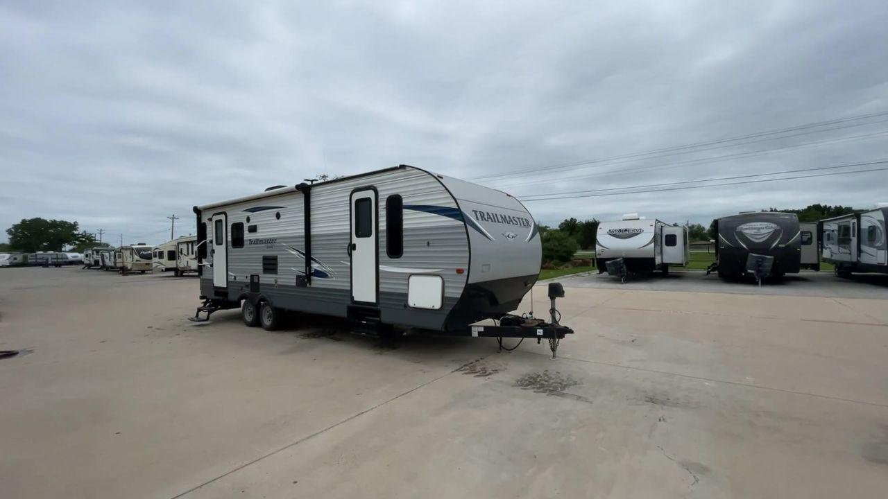2018 GULFSTREAM TRAILMASTER 262RLS (1NL1GTP2XJ1) , Length: 31.25 ft. | Dry Weight: 6,849 lbs. | Slides: 1 transmission, located at 4319 N Main St, Cleburne, TX, 76033, (817) 678-5133, 32.385960, -97.391212 - This 2018 Gulf Stream Trailmaster 262RLS travel trailer measures just over 31' in length. It is a dual axle, steel wheel setup with a dry weight of 6,849 lbs and a carrying capacity of 1,421 lbs. With a dry weight of 6,849 lbs., the Trailmaster 262RLS offers easy maneuverability without compromising - Photo #3