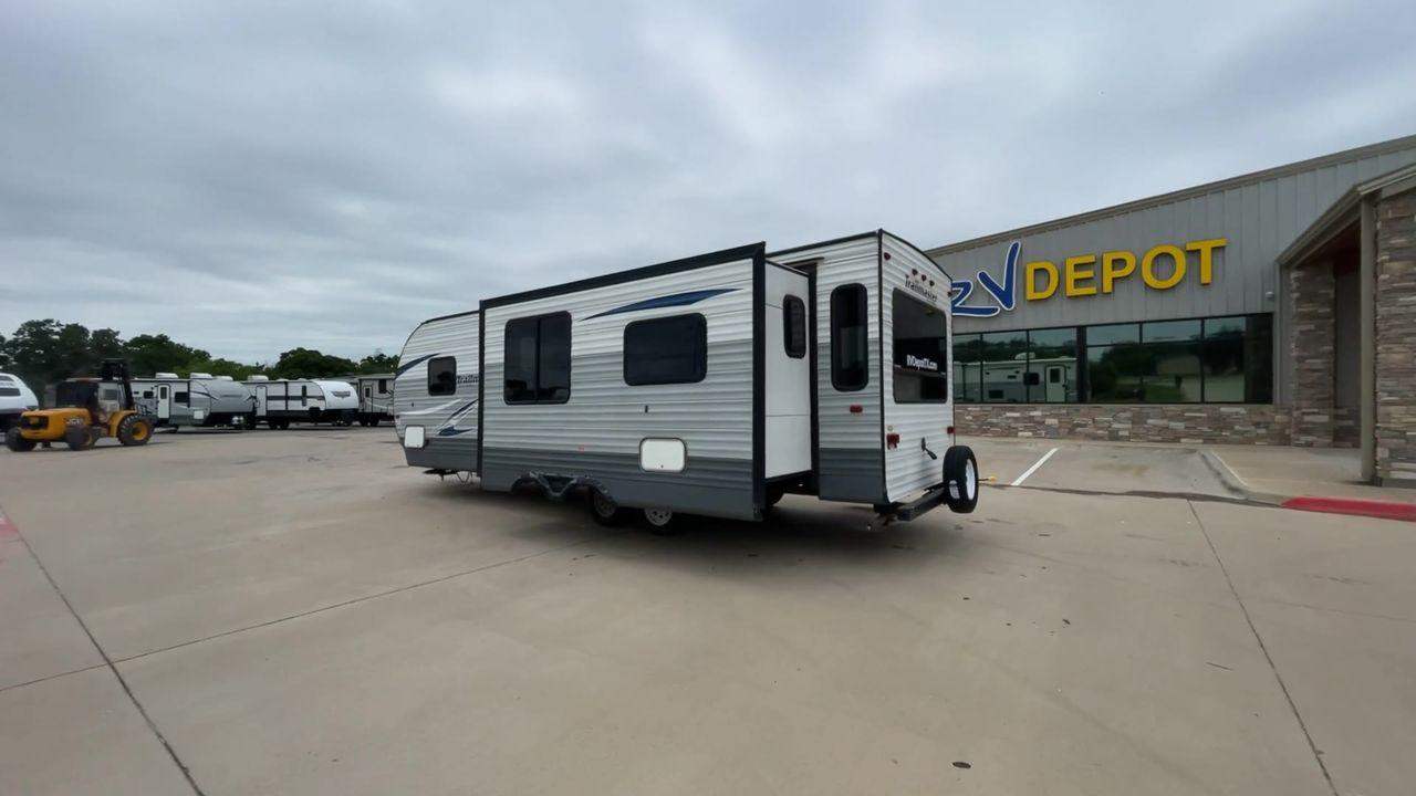 2018 GULFSTREAM TRAILMASTER 262RLS (1NL1GTP2XJ1) , Length: 31.25 ft. | Dry Weight: 6,849 lbs. | Slides: 1 transmission, located at 4319 N Main St, Cleburne, TX, 76033, (817) 678-5133, 32.385960, -97.391212 - This 2018 Gulf Stream Trailmaster 262RLS travel trailer measures just over 31' in length. It is a dual axle, steel wheel setup with a dry weight of 6,849 lbs and a carrying capacity of 1,421 lbs. With a dry weight of 6,849 lbs., the Trailmaster 262RLS offers easy maneuverability without compromising - Photo #7