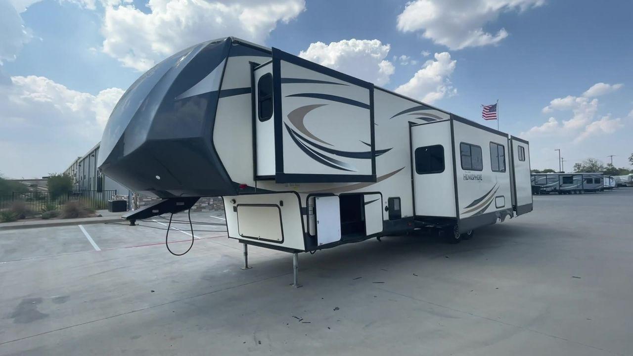 2016 TAN FOREST RIVER SALEMHEMISPHERE356QB (4X4FSBM24GU) , Length: 34 ft | Dry Weight: 7,294 lbs | Slides: 2 transmission, located at 4319 N Main St, Cleburne, TX, 76033, (817) 678-5133, 32.385960, -97.391212 - Photo #7