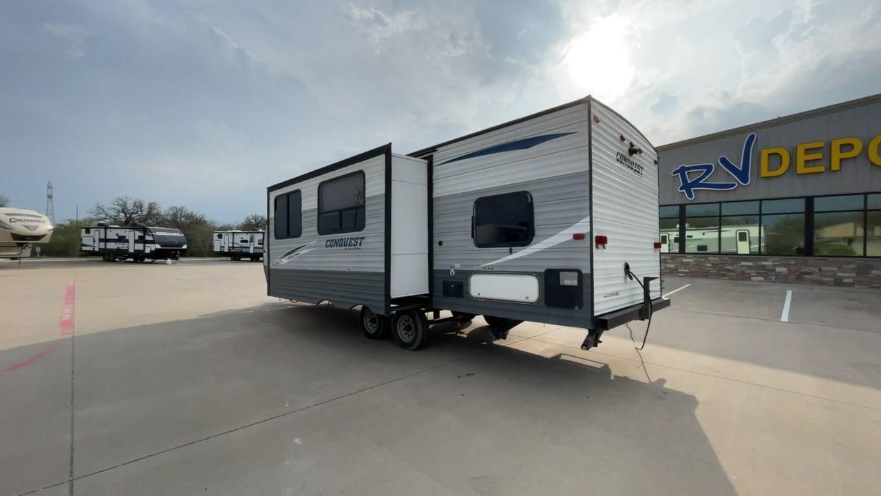 2019 WHITE GULF STREAM CONQUEST 268BH (1NL1G3026K1) , Length: 29.5 ft. | Dry Weight: 5,220 lbs. | Slides: 1 transmission, located at 4319 N Main St, Cleburne, TX, 76033, (817) 678-5133, 32.385960, -97.391212 - Lavish in a cozy trailer when you are out for a camping trip with the whole family in this 2019 Gulf Stream Conquest 268BH Travel Trailer. The measurements of this trailer are 29.6 ft in length, 8 ft in width, 11.1 ft in height, and 6.8 ft in interior height. It has a dry weight of 5,177 lbs with a - Photo #7
