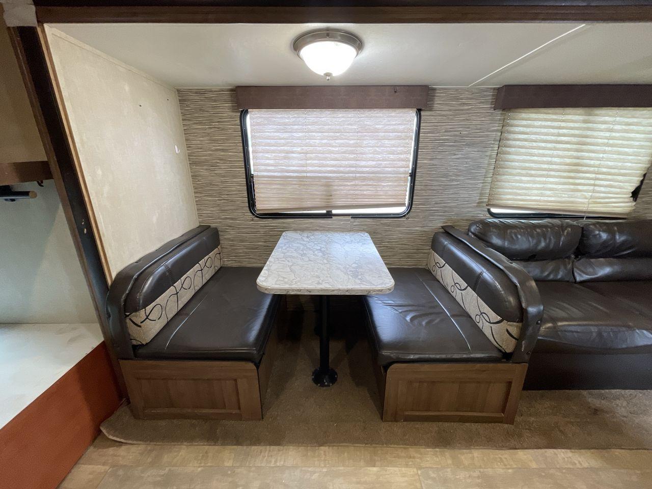 2019 WHITE GULF STREAM CONQUEST 268BH (1NL1G3026K1) , Length: 29.5 ft. | Dry Weight: 5,220 lbs. | Slides: 1 transmission, located at 4319 N Main St, Cleburne, TX, 76033, (817) 678-5133, 32.385960, -97.391212 - Lavish in a cozy trailer when you are out for a camping trip with the whole family in this 2019 Gulf Stream Conquest 268BH Travel Trailer. The measurements of this trailer are 29.6 ft in length, 8 ft in width, 11.1 ft in height, and 6.8 ft in interior height. It has a dry weight of 5,177 lbs with a - Photo #14