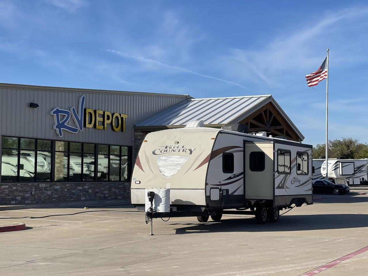 photo of 2015 CROSSROADS HILL COUNTRY 26RB TRAVEL TRAILER