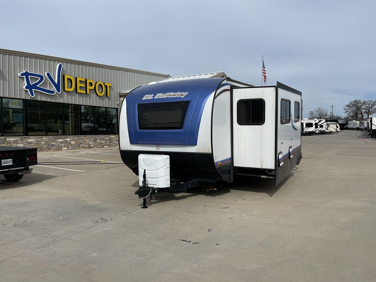 2018 WHITE MT MCKINLEY 830FK (59CCC3221JL) , Length: 32 ft | Dry Weight: 5,660 lbs. | Slides: 1 transmission, located at 4319 N Main Street, Cleburne, TX, 76033, (817) 221-0660, 32.435829, -97.384178 - Take the 2018 Mt. McKinley 830FK Travel Trailer on your upcoming journey. This travel trailer provides a well-thought-out living area for your outdoor adventures, all while being tailored for comfort and convenience. This unit measures 32 ft in length by 8 ft in width. It has a dry weight of 5,66 - Photo #0