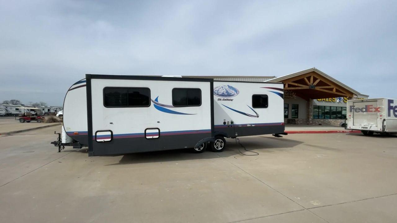 2018 WHITE MT MCKINLEY 830FK (59CCC3221JL) , Length: 32 ft | Dry Weight: 5,660 lbs. | Slides: 1 transmission, located at 4319 N Main Street, Cleburne, TX, 76033, (817) 221-0660, 32.435829, -97.384178 - Take the 2018 Mt. McKinley 830FK Travel Trailer on your upcoming journey. This travel trailer provides a well-thought-out living area for your outdoor adventures, all while being tailored for comfort and convenience. This unit measures 32 ft in length by 8 ft in width. It has a dry weight of 5,66 - Photo #6
