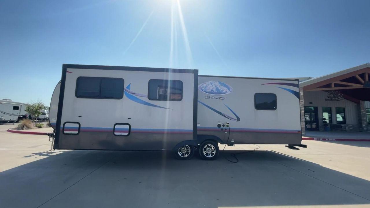 2018 GRAY RIVERSIDE MT MCKINLEY 830FK - (59CCC3223JL) , Length: 32 ft | Dry Weight: 5660 lbs | Slides: 1 transmission, located at 4319 N Main St, Cleburne, TX, 76033, (817) 678-5133, 32.385960, -97.391212 - With so much floor space to spare, the Riverside RV 830FK Mt. McKinley single slide travel trailer is the perfect way to start your next camping trip. This unit measures 32 ft in length, 8 ft in width, and 10.5 ft in height. It has a dry weight of 5,660 lbs., with a cargo capacity of 1,975 lbs., - Photo #6