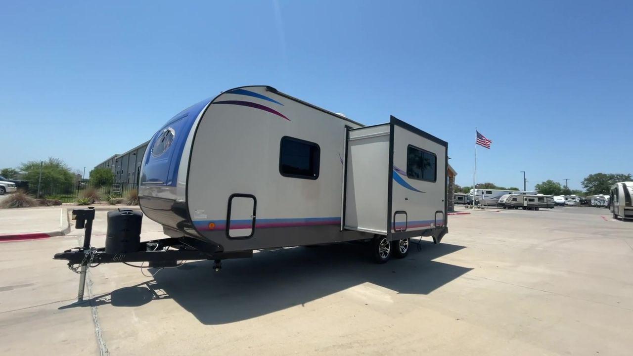 2018 TAN RVMT MT MCKINLEY 268RB (59CCC2829JL) , Length: 22 ft. | Dry Weight: 5320 lbs. | Slides: 1 transmission, located at 4319 N Main Street, Cleburne, TX, 76033, (817) 221-0660, 32.435829, -97.384178 - Take a trip in the 2018 RVMT MT McKinley 268RB travel trailer and experience the freedom of the open road. Your camping trip will be delightful and unforgettable thanks to the thoughtful design of this comfortable and practical trailer. This trailer measures 22.8 ft in length, 8 ft in width, and - Photo #5
