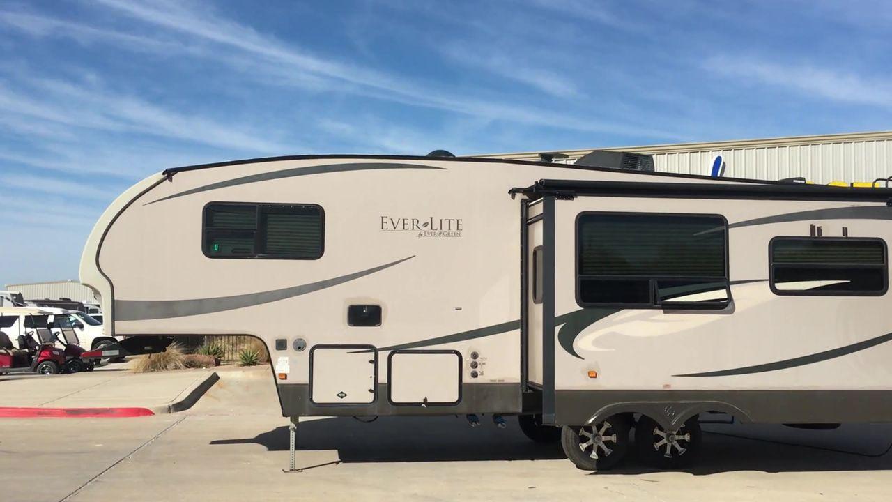 2012 BROWN EVERLITE EVERGREEN 30RLS-5 - (5ZWFE3120C1) , Length: 30.92 ft. | Dry Weight: 7,570 lbs. | Gross Weight: 9,895 lbs. | Slides: 1 transmission, located at 4319 N Main St, Cleburne, TX, 76033, (817) 678-5133, 32.385960, -97.391212 - Photo #6