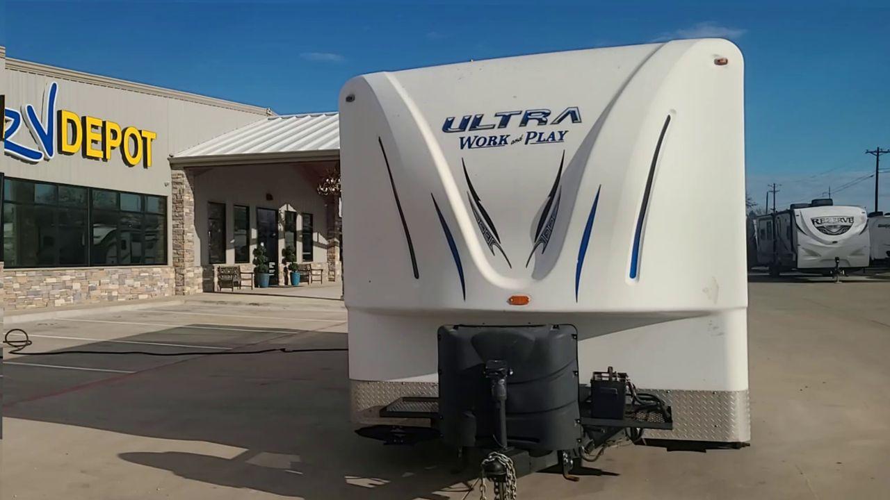2014 WHITE FOREST RIVER WORK AND PLAY 25UDT (4X4TWPA21EB) , Length: 30.42 ft. | Dry Weight: 6,201 lbs. | Gross Weight: 9,987 lbs. | Slides: 0 transmission, located at 4319 N Main St, Cleburne, TX, 76033, (817) 678-5133, 32.385960, -97.391212 - Photo #4