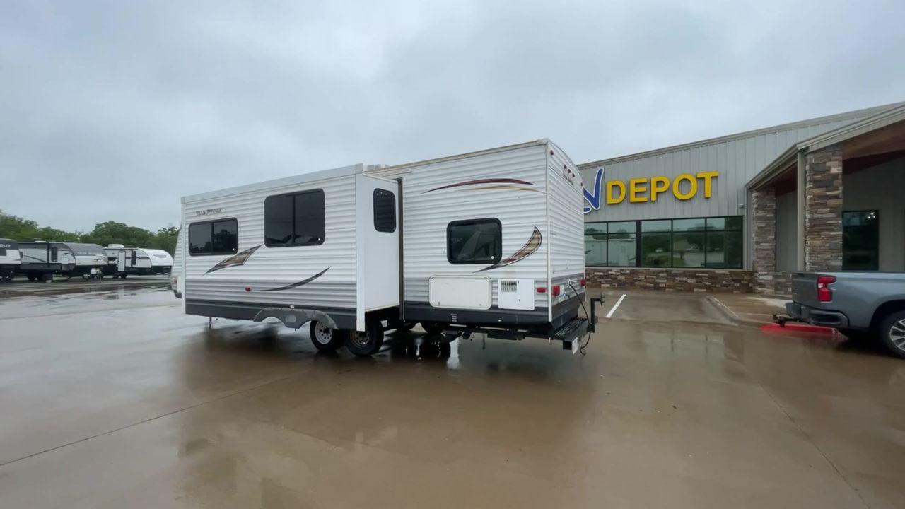 2013 TRAIL RUNNER 29FQBS (5SFEB3228DE) , Length: 32.33 ft. | Dry Weight: 6,724 lbs. | Slides: 1 transmission, located at 4319 N Main St, Cleburne, TX, 76033, (817) 678-5133, 32.385960, -97.391212 - This 2013 Trail Runner 29FQBS is a single-slide travel trailer measuring approximately 32.33 feet long. It has a dry weight of 6,724 lbs. and a carrying capacity of 2,276 lbs. It also has a manageable hitch weight of 738 lbs. As you enter the camper, you will find the kitchen section immediately to - Photo #7