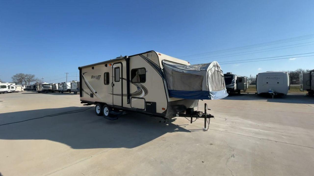 2018 BULLET CROSSFIRE 2190EX (4YDT21923JT) , Length: 25.08 ft. | Dry Weight: 4,410 lbs. | Gross Weight: 6,300 lbs. | Slides: 1 transmission, located at 4319 N Main Street, Cleburne, TX, 76033, (817) 221-0660, 32.435829, -97.384178 - The 2018 Bullet Crossfire 2190EX is a lightweight vacation trailer that can be used for a variety of activities. This trailer is 25.08 feet long and weighs 4,410 pounds dry. It is easy to pull and move, which makes it great for both short trips and longer vacations. Even though it's small, the Cross - Photo #3