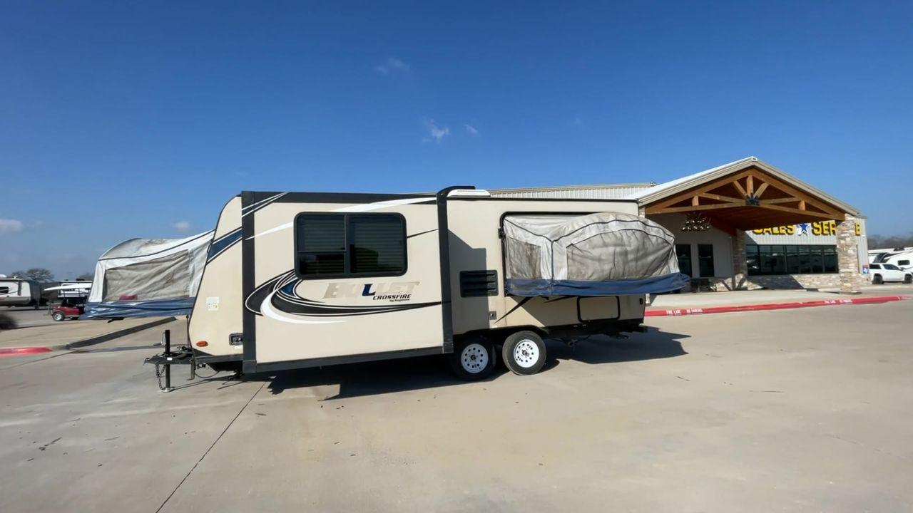 2018 BULLET CROSSFIRE 2190EX (4YDT21923JT) , Length: 25.08 ft. | Dry Weight: 4,410 lbs. | Gross Weight: 6,300 lbs. | Slides: 1 transmission, located at 4319 N Main St, Cleburne, TX, 76033, (817) 678-5133, 32.385960, -97.391212 - Photo #6