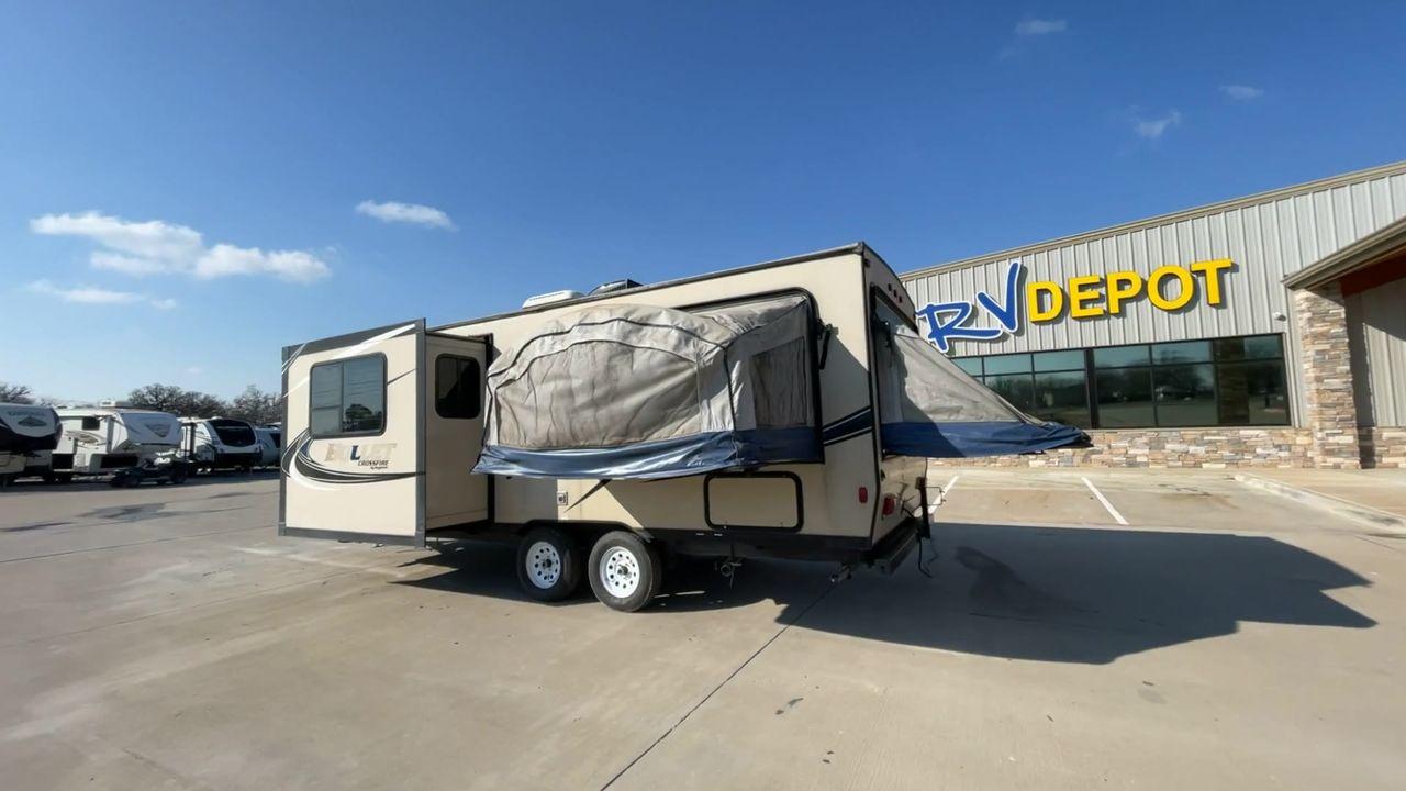2018 BULLET CROSSFIRE 2190EX (4YDT21923JT) , Length: 25.08 ft. | Dry Weight: 4,410 lbs. | Gross Weight: 6,300 lbs. | Slides: 1 transmission, located at 4319 N Main Street, Cleburne, TX, 76033, (817) 221-0660, 32.435829, -97.384178 - Photo #7