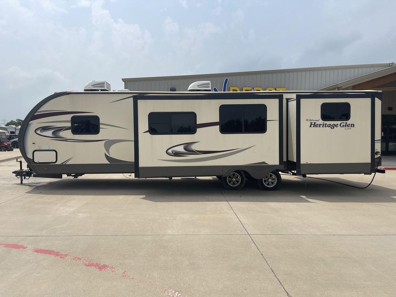 2017 TAN WILDWOOD HERITAGE GLEN 300BH (4X4TWBF29HU) , Length: 37.42 ft. | Dry Weight: 8,439 lbs. | Slides: 3 transmission, located at 4319 N Main Street, Cleburne, TX, 76033, (817) 221-0660, 32.435829, -97.384178 - The 2017 Wildwood Heritage Glen 300BH has roomy and comfortable rooms for your outdoor activities. This travel trailer offers ample space for the entire family, measuring 37.42 feet in length and weighing 8,439 pounds when dry. This trailer is designed with three slides, providing ample interior spa - Photo #24