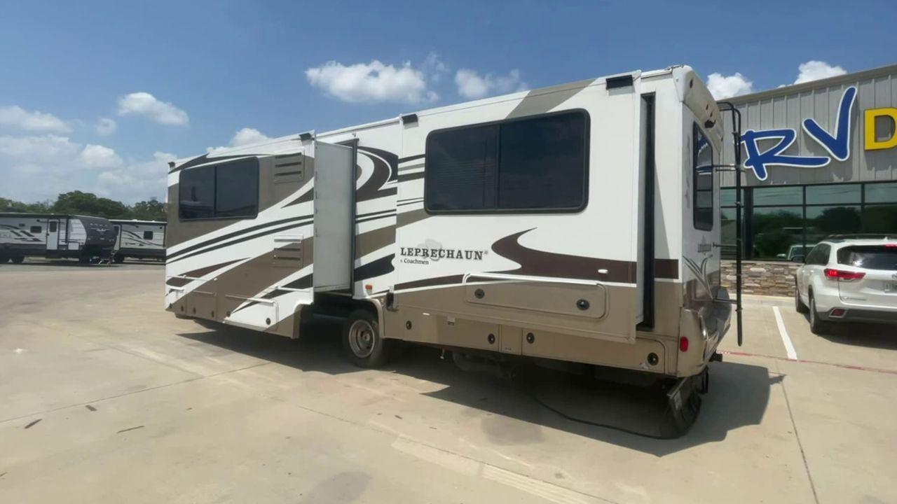 2008 TAN COACHMEN LEPRECHAUN 320DS E-450 (1FDXE45S08D) with an 6.8L V10 SOHC 20V engine, Length: 31.5 ft. | Dry Weight: 12,555 lbs. | Gross Weight: 14,500 lbs. | Slides: 2 transmission, located at 4319 N Main St, Cleburne, TX, 76033, (817) 678-5133, 32.385960, -97.391212 - Photo #23