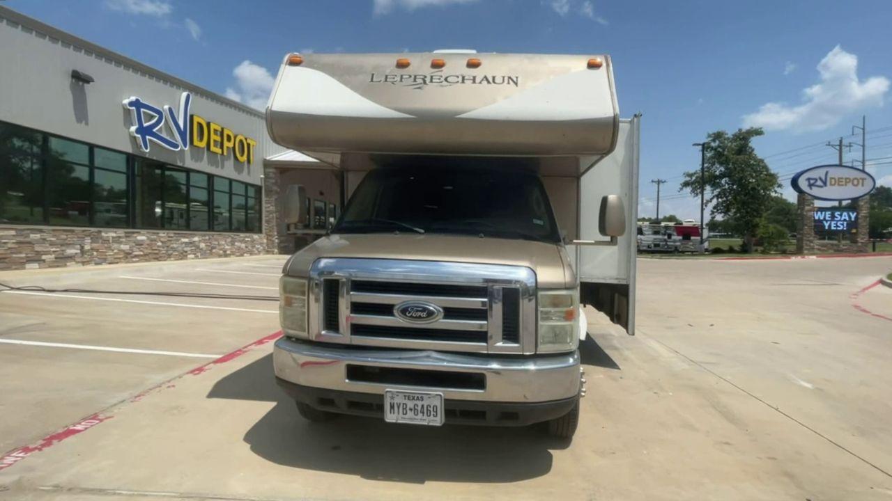 2008 TAN COACHMEN LEPRECHAUN 320DS E-450 (1FDXE45S08D) with an 6.8L V10 SOHC 20V engine, Length: 31.5 ft. | Dry Weight: 12,555 lbs. | Gross Weight: 14,500 lbs. | Slides: 2 transmission, located at 4319 N Main Street, Cleburne, TX, 76033, (817) 221-0660, 32.435829, -97.384178 - Photo #4