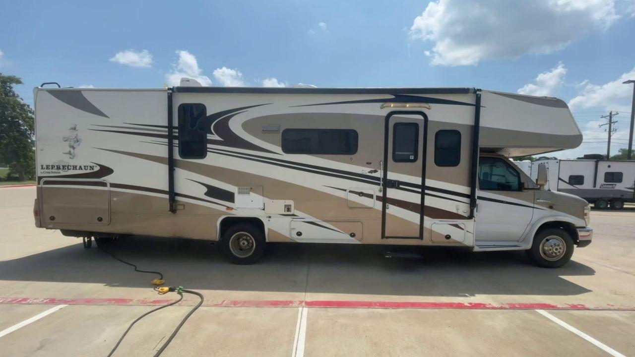 2008 TAN COACHMEN LEPRECHAUN 320DS E-450 (1FDXE45S08D) with an 6.8L V10 SOHC 20V engine, Length: 31.5 ft. | Dry Weight: 12,555 lbs. | Gross Weight: 14,500 lbs. | Slides: 2 transmission, located at 4319 N Main Street, Cleburne, TX, 76033, (817) 221-0660, 32.435829, -97.384178 - Photo #6