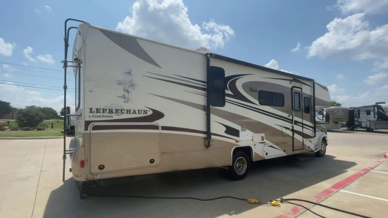 2008 TAN COACHMEN LEPRECHAUN 320DS E-450 (1FDXE45S08D) with an 6.8L V10 SOHC 20V engine, Length: 31.5 ft. | Dry Weight: 12,555 lbs. | Gross Weight: 14,500 lbs. | Slides: 2 transmission, located at 4319 N Main St, Cleburne, TX, 76033, (817) 678-5133, 32.385960, -97.391212 - Here are some unique features and characteristics of the 2008 Coachmen Leprechaun 320DS that will make you want to buy this motorhome. (1) The 2008 Coachmen Leprechaun 320DS has two slide-outs, which expand the living space to create more room for relaxation and entertainment. With these additional - Photo #7
