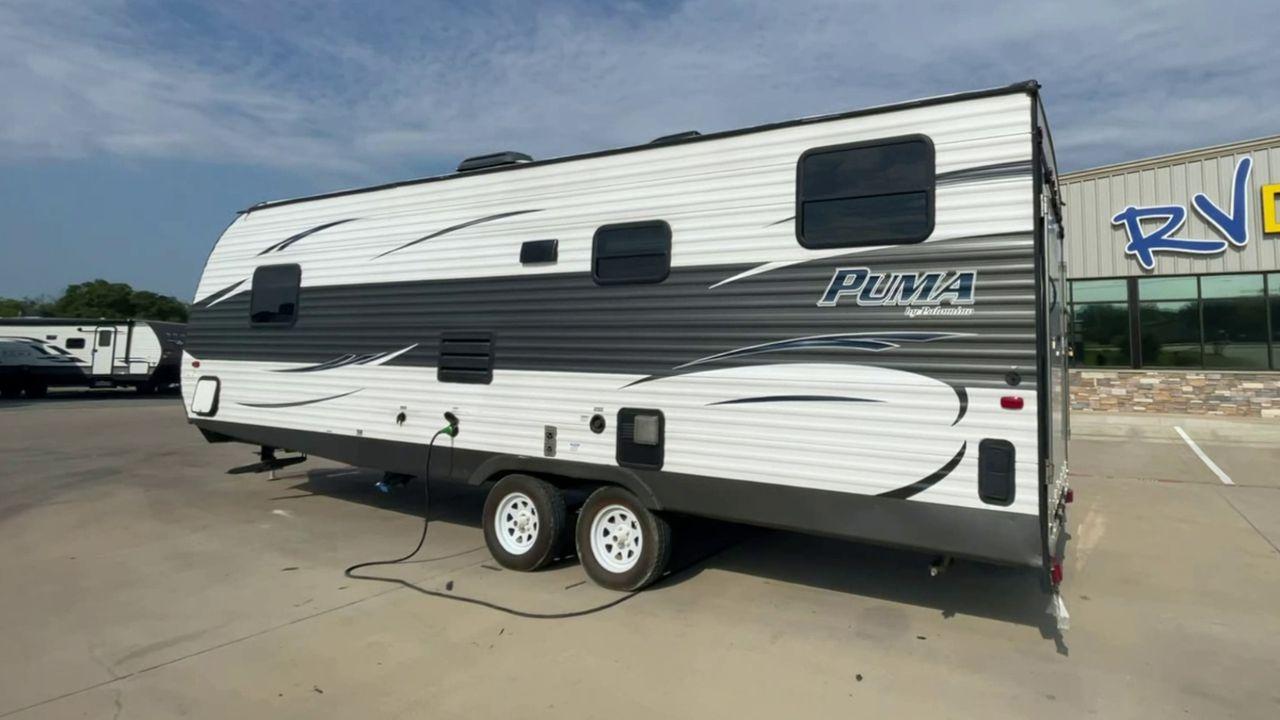 2016 GRAY PUMA XLE CANYON CAT 25FBC - (4X4TPUA2XGP) , Length: 29.58 ft.| Dry Weight: 5,390 lbs. | Gross Weight: 7,775 lbs. | Slides: 0 transmission, located at 4319 N Main St, Cleburne, TX, 76033, (817) 678-5133, 32.385960, -97.391212 - Photo #1
