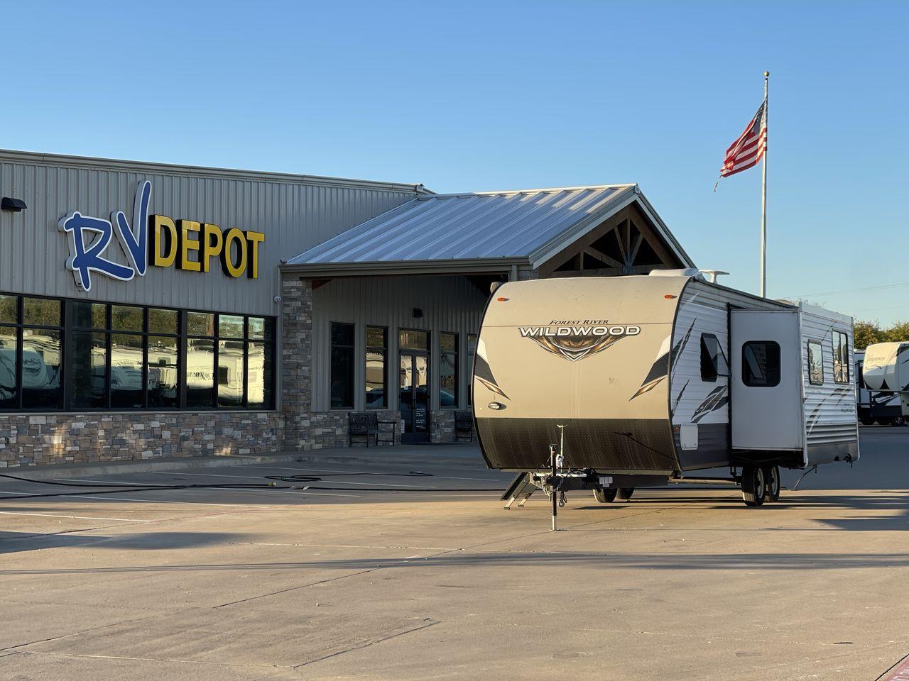 photo of 2018 WILDWOOD 28DBUD TRAVEL TRAILER