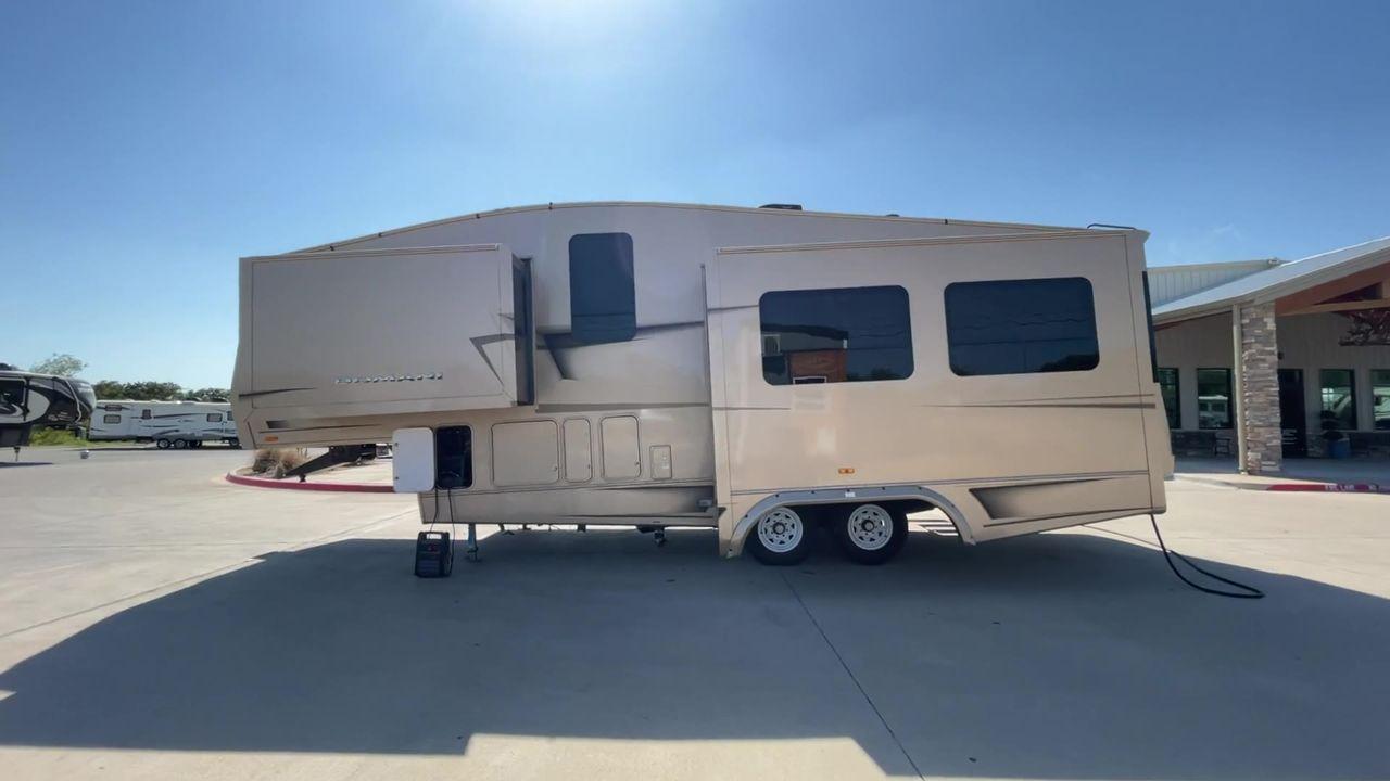 2008 BROWN DOMANI DF300 - (16F62M3PX81) , Length: 31.67 ft. | Dry Weight: 9,240 lbs. | Slides: 2 transmission, located at 4319 N Main Street, Cleburne, TX, 76033, (817) 221-0660, 32.435829, -97.384178 - This is a versatile and compact RV designed for adventure seekers and travel enthusiasts. This sleek and aerodynamic unit boasts a length of 30 feet, providing the perfect balance between maneuverability and spaciousness. Equipped with a powerful 6.8L Triton V10 engine, this motorhome ensures a smoo - Photo #6
