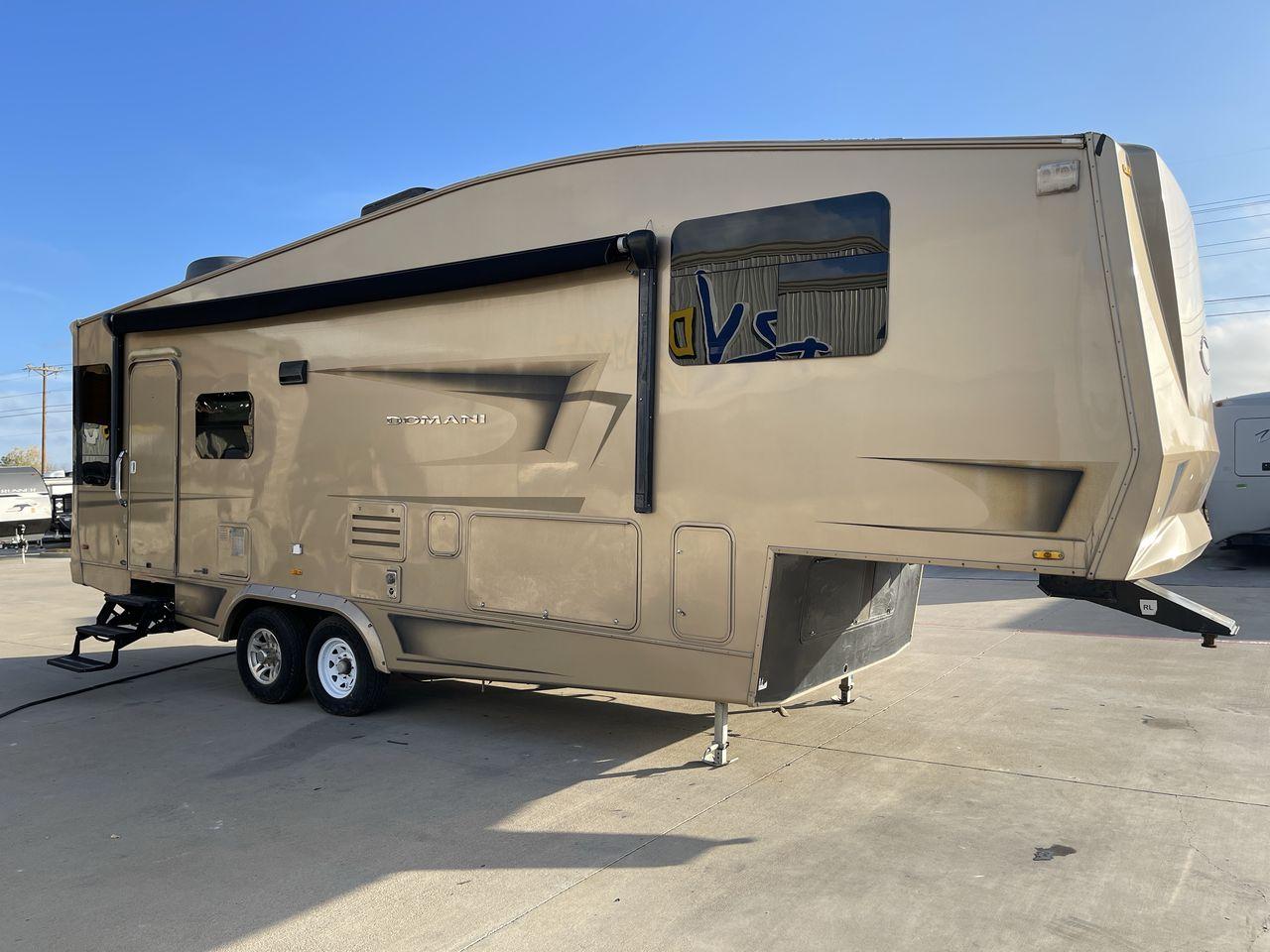 2008 BROWN DOMANI DF300 - (16F62M3PX81) , Length: 31.67 ft. | Dry Weight: 9,240 lbs. | Slides: 2 transmission, located at 4319 N Main St, Cleburne, TX, 76033, (817) 678-5133, 32.385960, -97.391212 - Photo #22