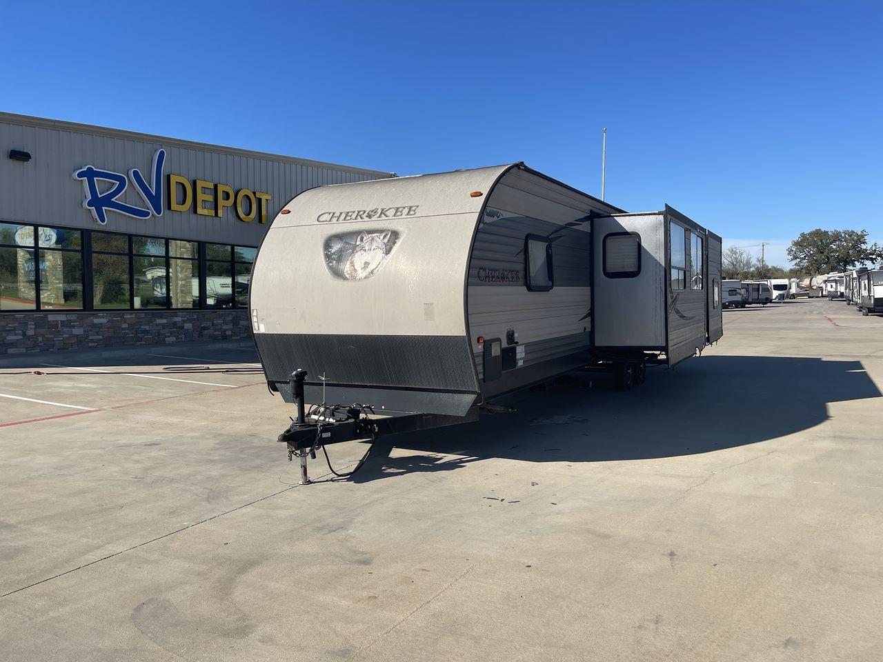 photo of 2017 FOREST RIVER CHEROKEE 304BH