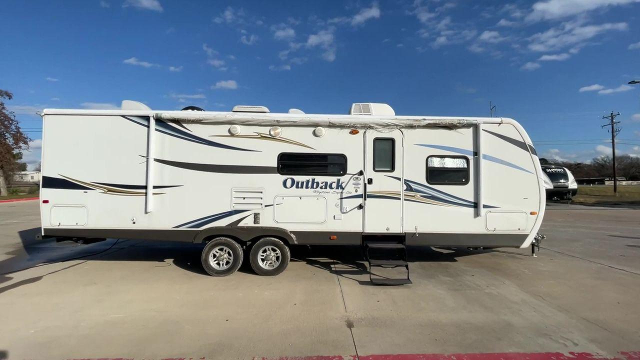 2012 WHITE KEYSTONE OUTBACK 292BH (4YDT29225CB) , Length: 32.75 | Dry Weight: 6,559 lbs. | Gross Weight: 8,200 lbs. | Slides: 1 transmission, located at 4319 N Main St, Cleburne, TX, 76033, (817) 678-5133, 32.385960, -97.391212 - Photo #2