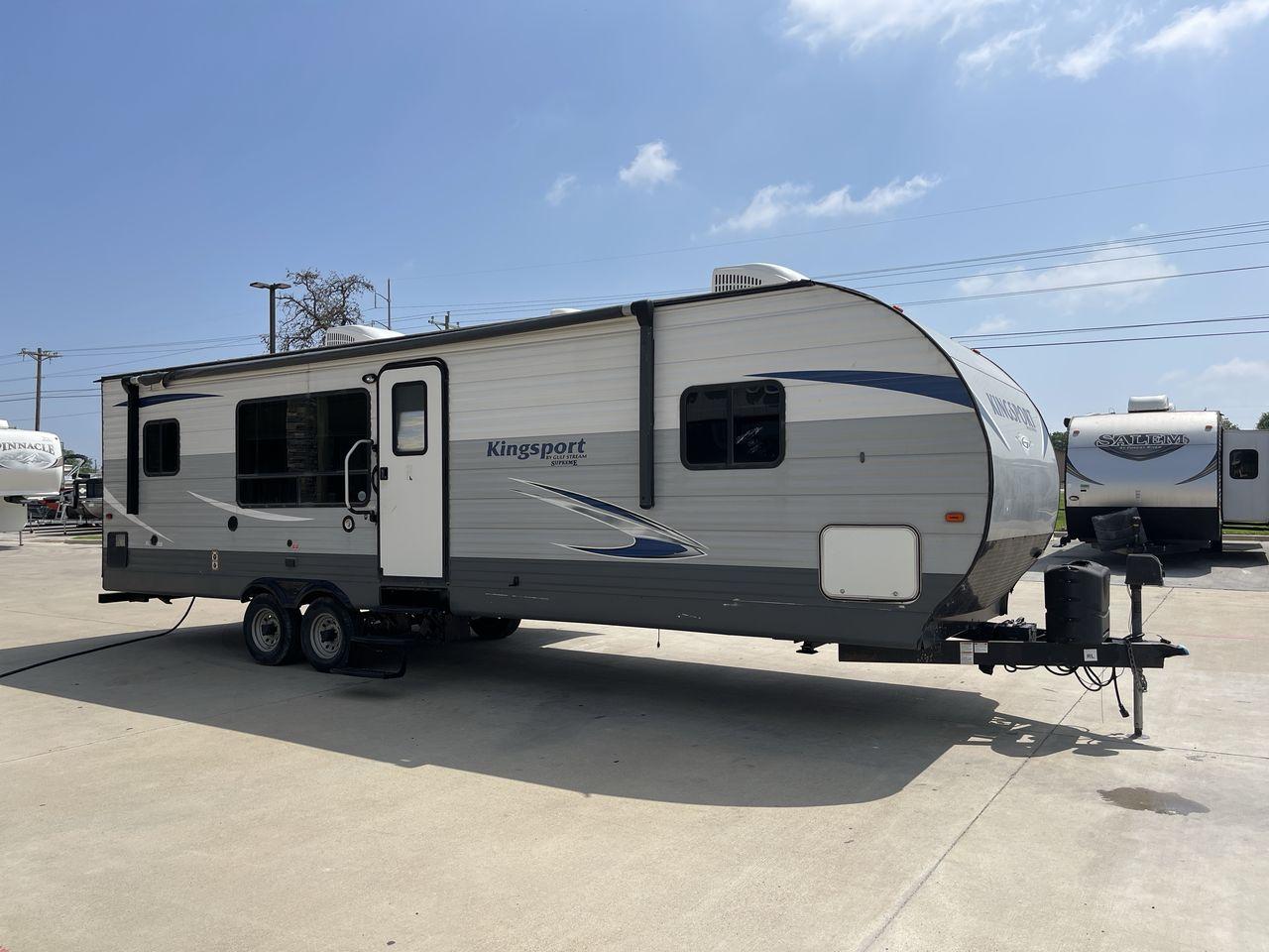 2019 GRAY GULF STREAM KINGSPORT 295SBW - (1NL1G3524K1) , Length: 34.5 ft | Dry Weight: 6,778 lbs | Slides: 1 transmission, located at 4319 N Main Street, Cleburne, TX, 76033, (817) 221-0660, 32.435829, -97.384178 - The 2019 Gulf Stream Kingsport 295SBW combines comfort and functionality in a well-designed package. This travel trailer is ready to meet your demands on the road. The Gulf Stream Kingsport 295SBW is 34.5 feet long and has a dry weight of 6,778 pounds, striking a compromise between size and maneuver - Photo #22