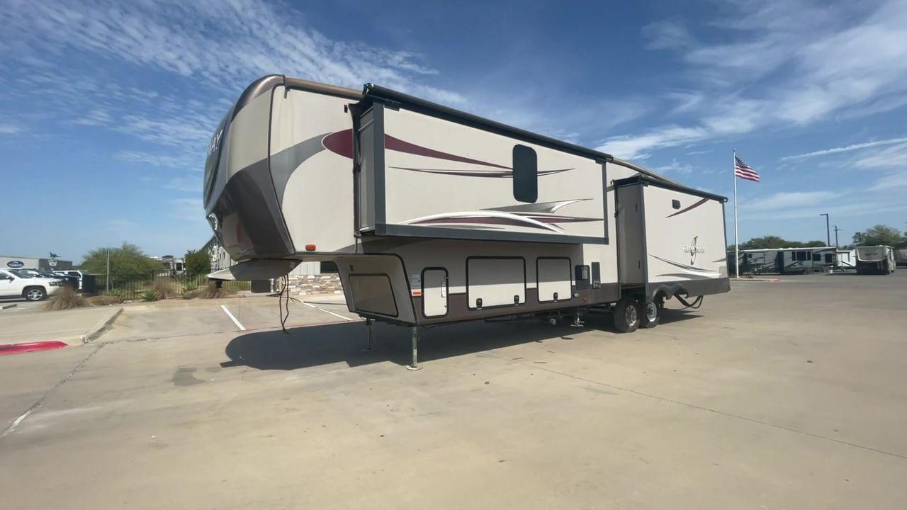 2015 BROWN HEARTLAND GATEWAY 3900SE (5SFSG4122FE) , Slides: 4 transmission, located at 4319 N Main St, Cleburne, TX, 76033, (817) 678-5133, 32.385960, -97.391212 - The 2015 Heartland Gateway 3900SE is a luxurious and spacious fifth-wheel RV designed for comfort and extended camping adventures. Measuring 41 feet in length and 8 feet in width, this RV offers ample space and a striking exterior. Constructed with a strong and lightweight aluminum frame, and fiberg - Photo #5