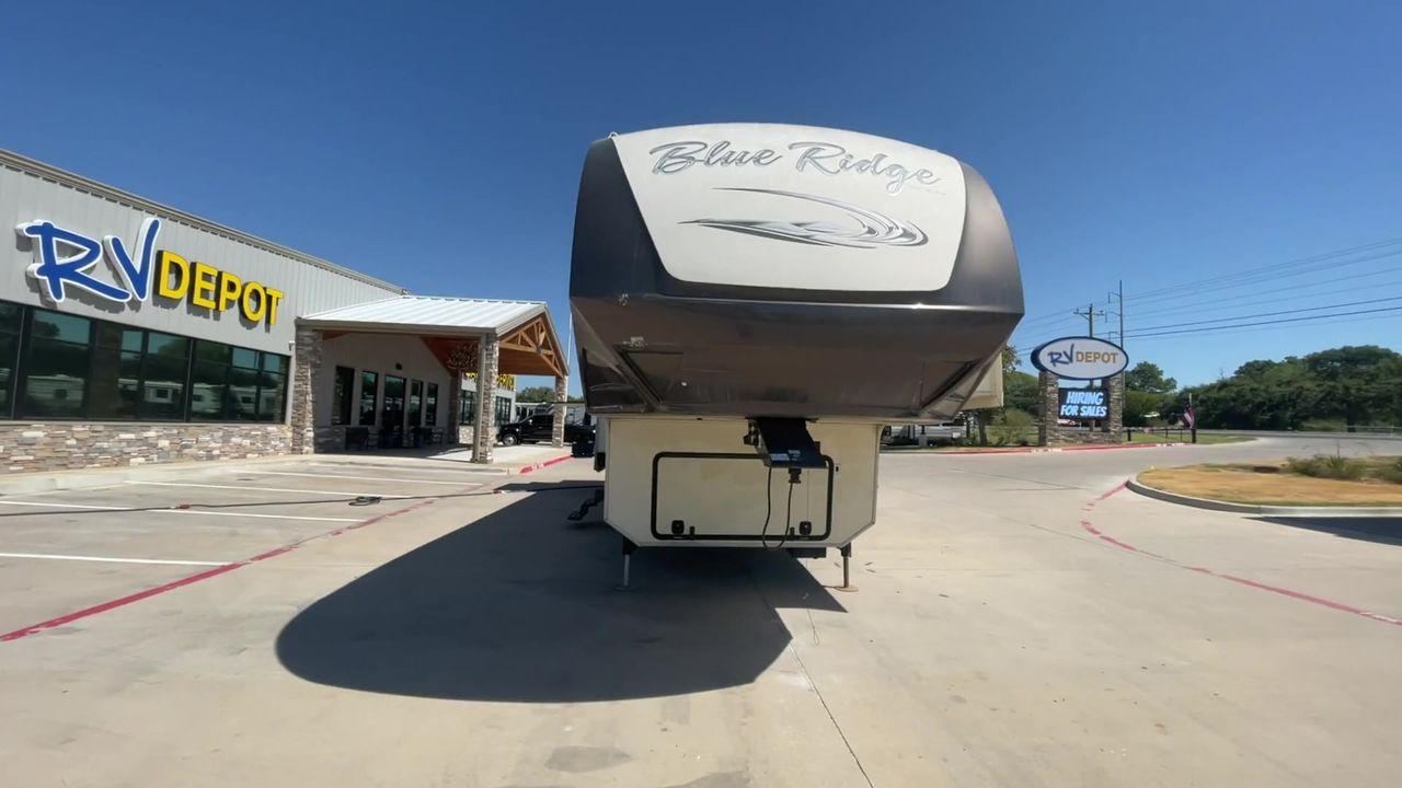 2016 WHITE FOREST RIVER BLUE RIDGE 3720BH (4X4FBLN2XGG) , Length: 41.08 ft. | Dry Weight: XX lbs | Gross Weight: 15,983 lbs. | Slides: 4 transmission, located at 4319 N Main St, Cleburne, TX, 76033, (817) 678-5133, 32.385960, -97.391212 - The 2016 Forest River Blue Ridge fifth wheel is complete with amenities you will need to have a comfortable and memorable camping trip with your family. The dimensions of this unit measure a length of 41.08 ft, a width of 8.33 ft, a height of 13.5 ft, and an interior height of 8.88 ft. It has a dry - Photo #9
