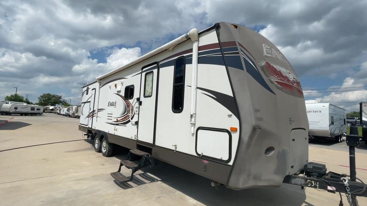2013 JAYCO EAGLE 314BDS (1UJBJ0BSXD1) , Length: 32.58 ft. | Dry Weight: 7,465 lbs. | Gross Weight: 9,975 lbs. | Slides: 2 transmission, located at 4319 N Main Street, Cleburne, TX, 76033, (817) 221-0660, 32.435829, -97.384178 - Photo #3