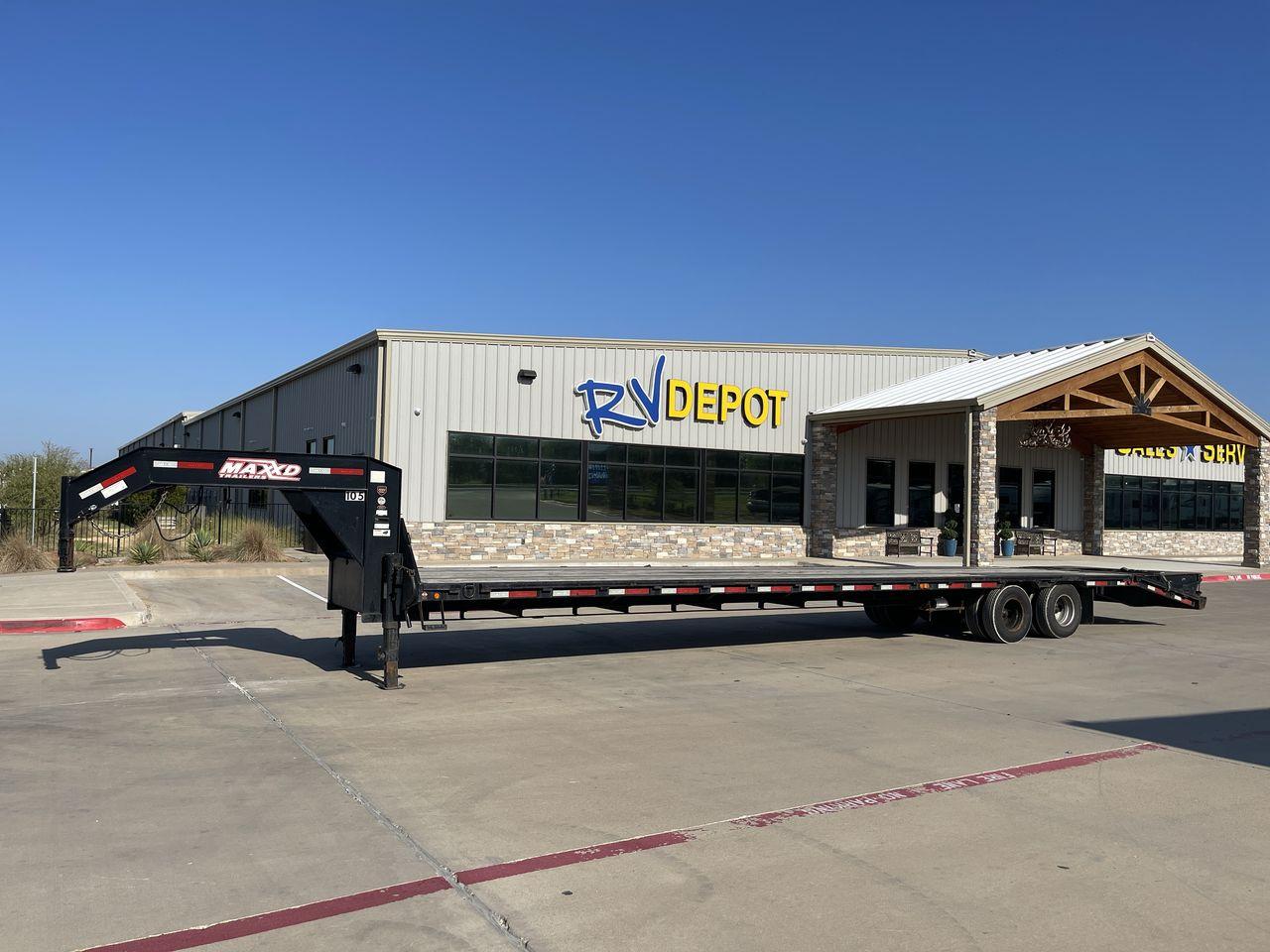 2018 BLACK MAXEY TRAILERS LDX 40 - (5R8GF4027JM) , located at 4319 N Main Street, Cleburne, TX, 76033, (817) 221-0660, 32.435829, -97.384178 - The 2018 Maxey Trailers LDX40 is a top-notch utility trailer that excels in handling a diverse array of hauling tasks. This trailer is perfect for effortlessly transporting equipment, materials, and cargo, thanks to its sturdy construction and adaptable design. The LDX40 is a spacious option, measur - Photo #9