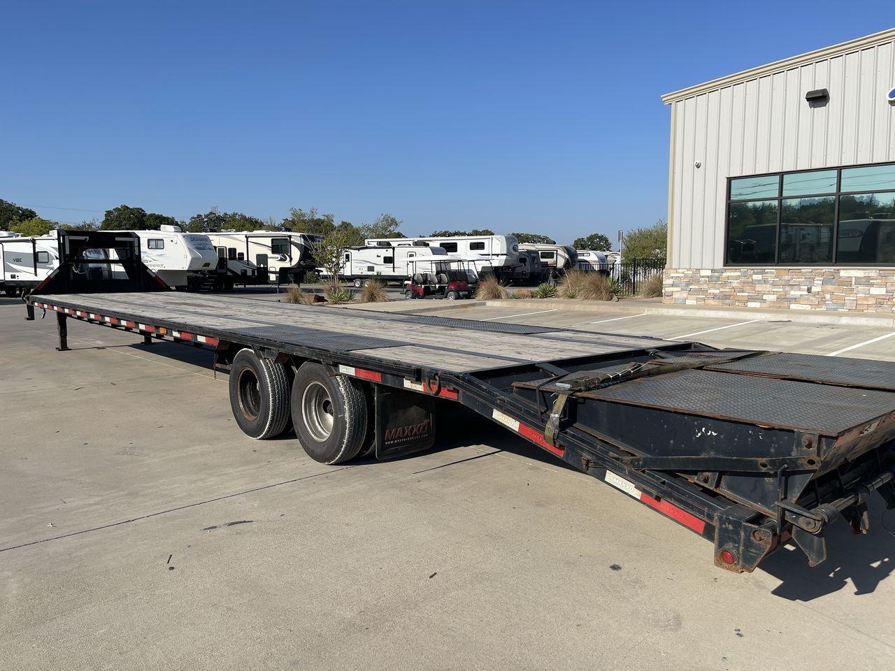 2018 BLACK MAXEY TRAILERS LDX 40 - (5R8GF4027JM) , located at 4319 N Main Street, Cleburne, TX, 76033, (817) 221-0660, 32.435829, -97.384178 - The 2018 Maxey Trailers LDX40 is a top-notch utility trailer that excels in handling a diverse array of hauling tasks. This trailer is perfect for effortlessly transporting equipment, materials, and cargo, thanks to its sturdy construction and adaptable design. The LDX40 is a spacious option, measur - Photo #14
