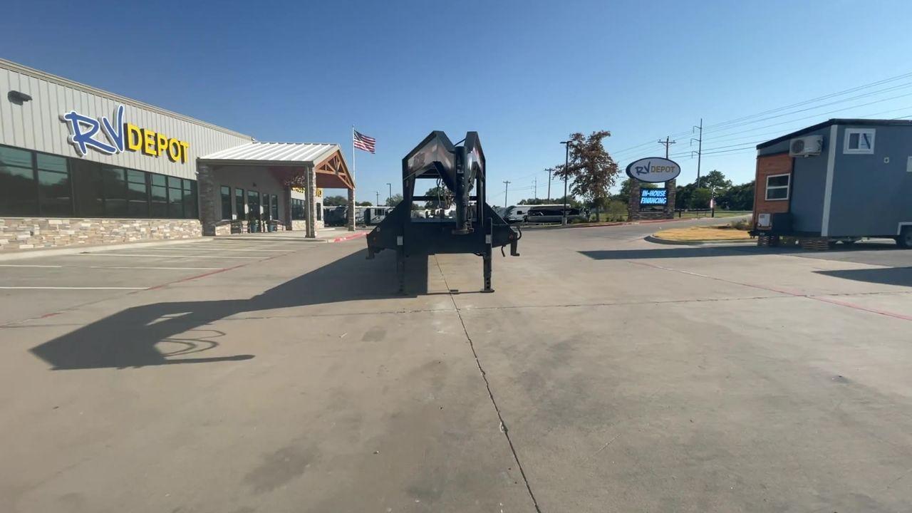 2018 BLACK MAXEY TRAILERS LDX 40 - (5R8GF4027JM) , located at 4319 N Main Street, Cleburne, TX, 76033, (817) 221-0660, 32.435829, -97.384178 - The 2018 Maxey Trailers LDX40 is a top-notch utility trailer that excels in handling a diverse array of hauling tasks. This trailer is perfect for effortlessly transporting equipment, materials, and cargo, thanks to its sturdy construction and adaptable design. The LDX40 is a spacious option, measur - Photo #4