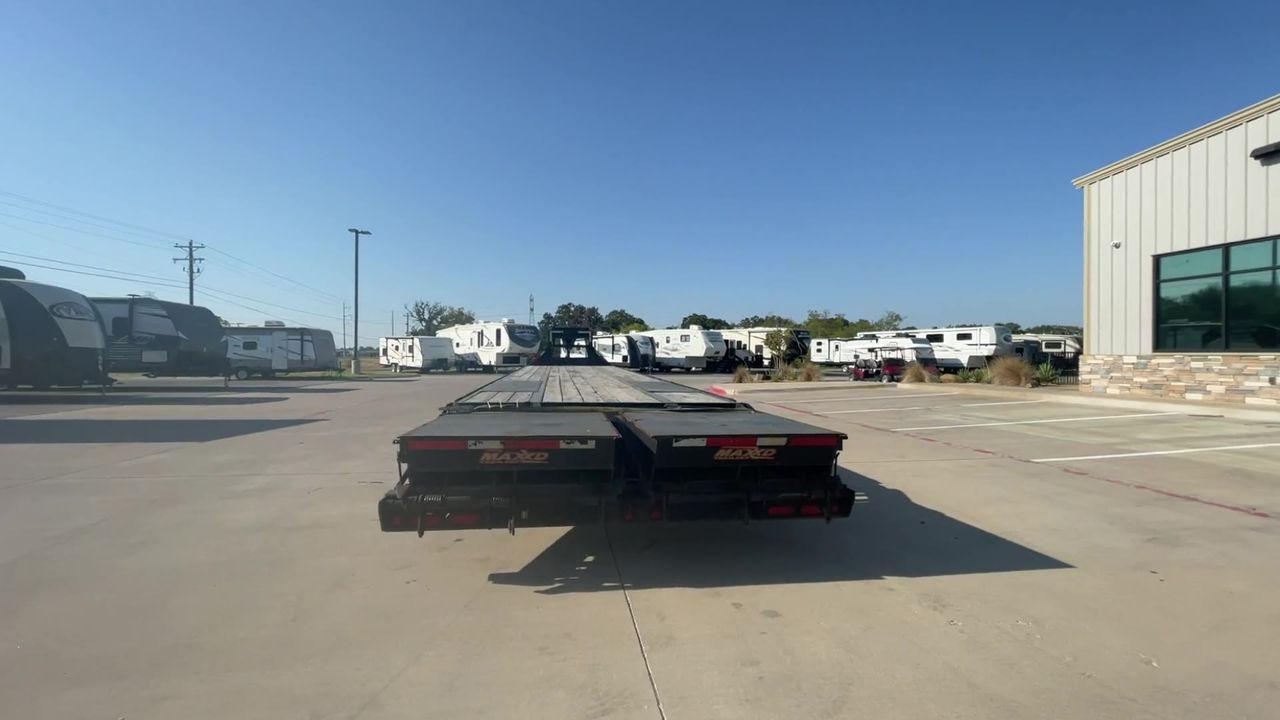2018 BLACK MAXEY TRAILERS LDX 40 - (5R8GF4027JM) , located at 4319 N Main Street, Cleburne, TX, 76033, (817) 221-0660, 32.435829, -97.384178 - The 2018 Maxey Trailers LDX40 is a top-notch utility trailer that excels in handling a diverse array of hauling tasks. This trailer is perfect for effortlessly transporting equipment, materials, and cargo, thanks to its sturdy construction and adaptable design. The LDX40 is a spacious option, measur - Photo #8