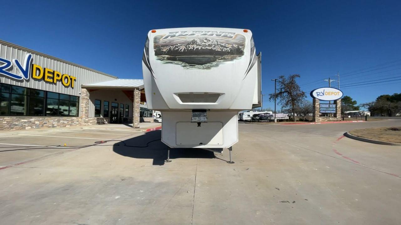 2014 WHITE ALPINE 3500RE - (4YDF35025EE) , Length: 39.17 ft. | Dry Weight: 12,379 lbs. | Gross Weight: 15,500 lbs. | Slides: 4 transmission, located at 4319 N Main St, Cleburne, TX, 76033, (817) 678-5133, 32.385960, -97.391212 - The 2014 Alpine 3500RE fifth wheel combines style and utility. For individuals looking for a luxurious home on wheels, this RV's amenities are precisely crafted and comfort-oriented. The dimensions of this unit are 39.17 ft in length, 8 ft in width, and 12.67 ft in height. It has a dry weight of 12, - Photo #4