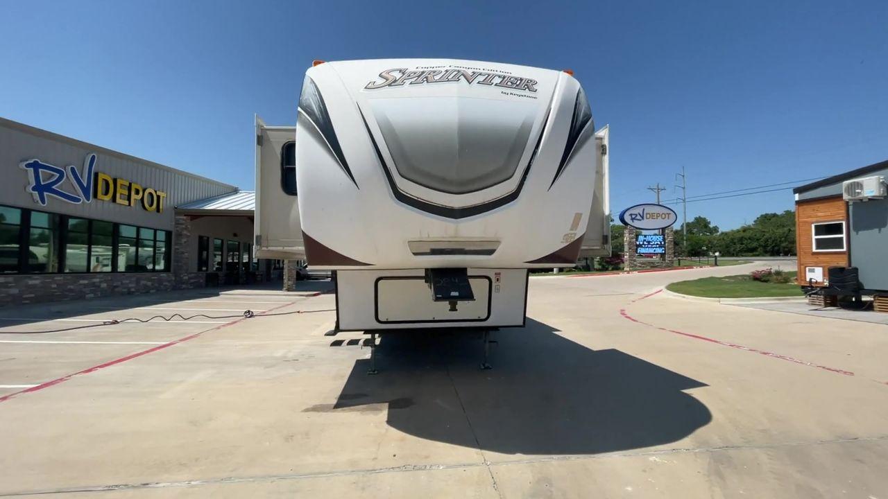 2014 WHITE KEYSTONE SPRINTER 359FWMPR - (4YDF33321E1) , Length: 37.33 ft. | Dry Weight: 9,598 lbs. | Gross Weight: 12,750 lbs. | Slides: 3 transmission, located at 4319 N Main St, Cleburne, TX, 76033, (817) 678-5133, 32.385960, -97.391212 - The 2014 Sprinter 333FWLS by Keystone luxury fifth wheel brings the spotlight to its elevated front living area floorplan with a rear private bedroom and a spacious center kitchen. It measures just 37.33 ft in length, 8 ft in width, and 12.5 ft in height. It has a base weight of 9,598 lbs with a pay - Photo #4
