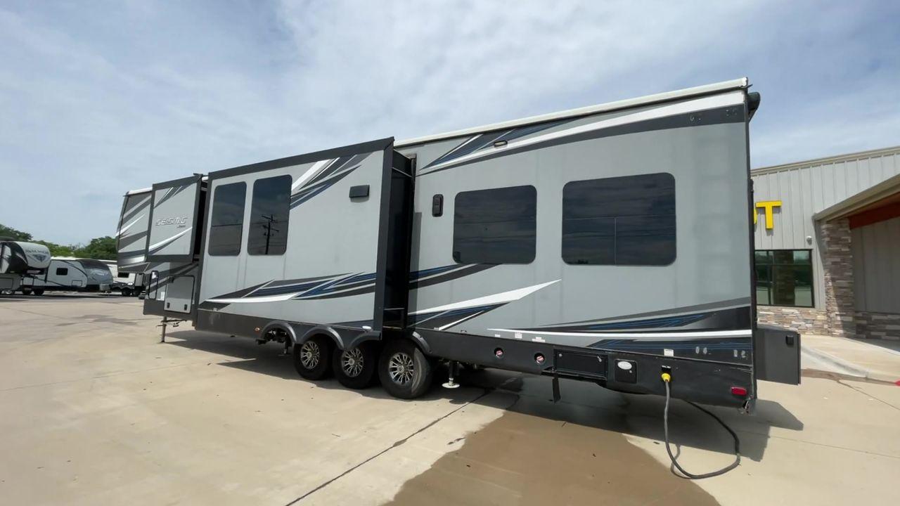 2018 GRAY JAYCO SEISMIC 4250 - (1UJCJSCV5J1) , Length: 44.92 ft. | Dry Weight: 15,570 lbs. | Gross Weight: 20,000 lbs. | Slides: 3 transmission, located at 4319 N Main St, Cleburne, TX, 76033, (817) 678-5133, 32.385960, -97.391212 - Set out to the great outdoors in this 2018 Jayco Seismic 4250 and enjoy all its amenities! This toy hauler measures just a bit under 45 ft. in length and 13.32 ft. in height, providing great space and comfort. It has a dry weight of 15,570 lbs. and a GVWR of 20,000 lbs. It also comes with automatic - Photo #12