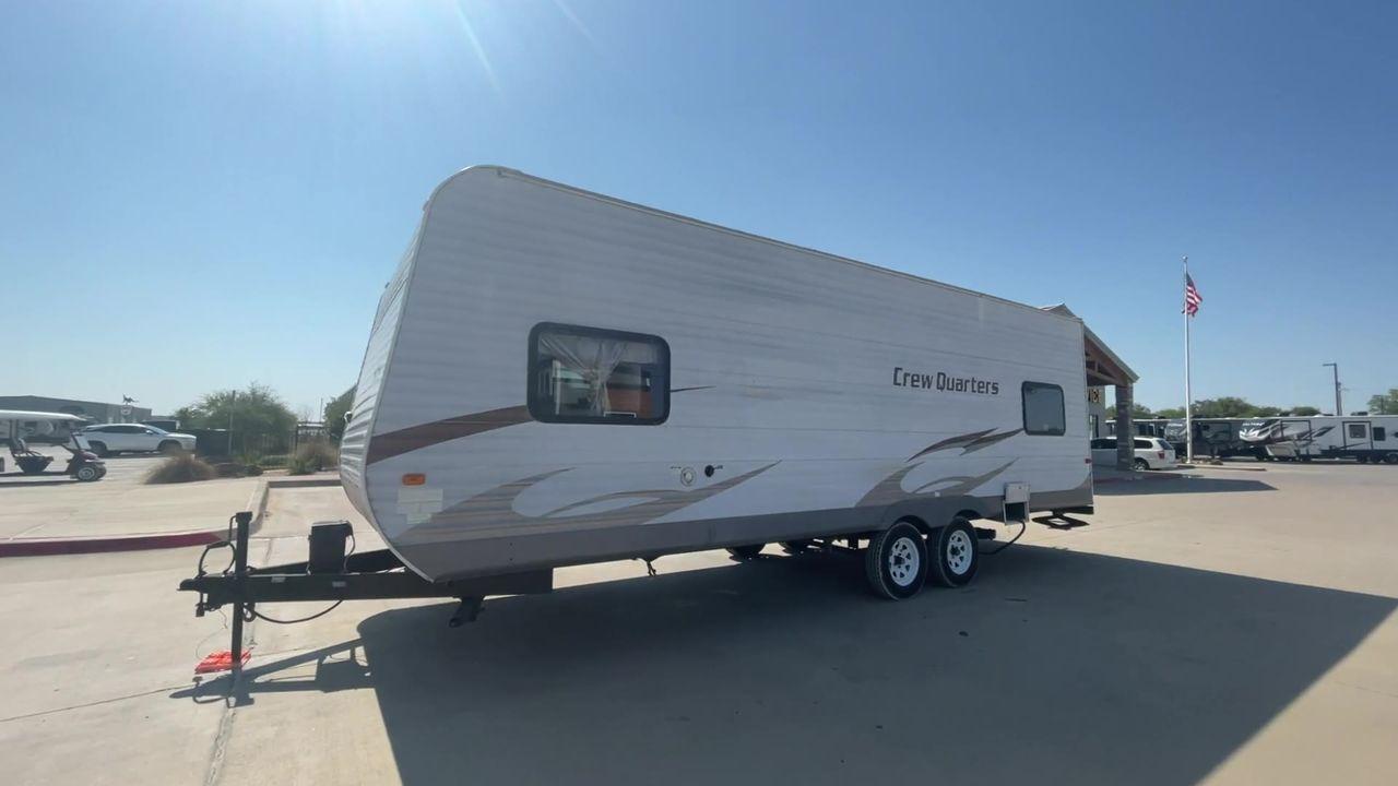 2010 WHITE FOREST RIVER CREW QUARTERS T24-2 - (4X4TWDZ21AR) , Dry Weight: 5,275 lbs | Gross Weight: 7,713 lbs | Slides: 0 transmission, located at 4319 N Main St, Cleburne, TX, 76033, (817) 678-5133, 32.385960, -97.391212 - Photo #5