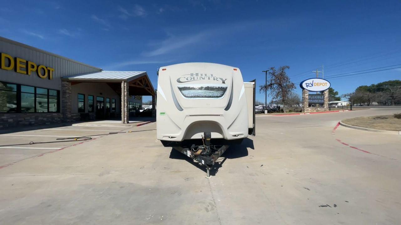 2016 CROSSROADS HILL COUNTRY - (4V0TC3220GE) , Slides: 3 transmission, located at 4319 N Main St, Cleburne, TX, 76033, (817) 678-5133, 32.385960, -97.391212 - The 2016 Crossroads Hill Country is a versatile and compact travel trailer designed to elevate your camping experience. This unit provides a comfortable and efficient living space for your adventures. Its thoughtfully designed interiors provide a welcoming and cozy atmosphere. The Hill Country featu - Photo #4
