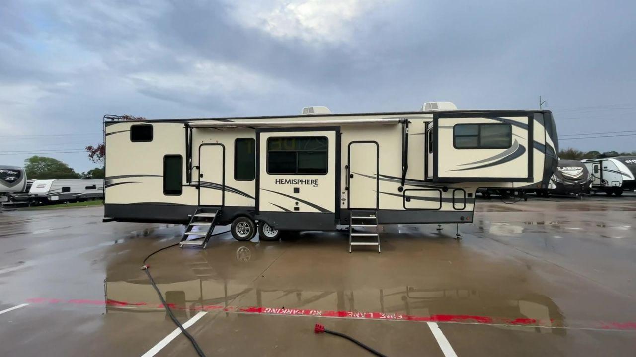 2020 WHITE SALEM HEMISPHERE GLX378FL - (4X4FSBP23LV) , Length: 43.42 ft. | Dry Weight: 11,589 lbs. | Slides: 5 transmission, located at 4319 N Main Street, Cleburne, TX, 76033, (817) 221-0660, 32.435829, -97.384178 - The 2020 Salem Hemisphere GLX378F is a luxurious fifth wheel that stands out with its expansive design and premium features. With an impressive length of 43 feet and five slides, this model ensures a spacious and inviting living space that redefines the concept of comfort on the road. The dual entry - Photo #6