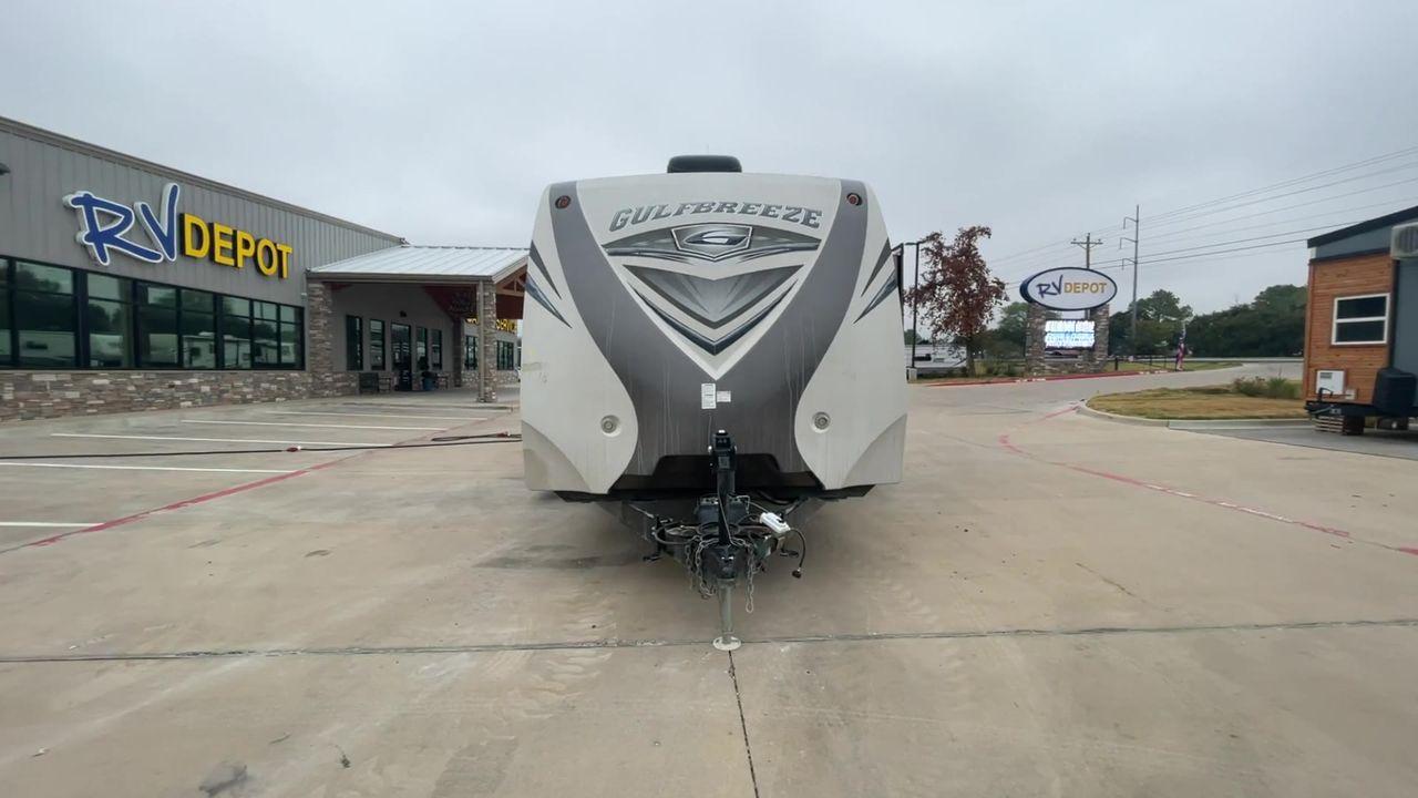2016 TAN GULF BREEZE 30DBS - (1NL1XTP26G1) , Length: 35.33 ft. | Dry Weight: 6,640 lbs. | Slides: 2 transmission, located at 4319 N Main St, Cleburne, TX, 76033, (817) 678-5133, 32.385960, -97.391212 - Photo #4