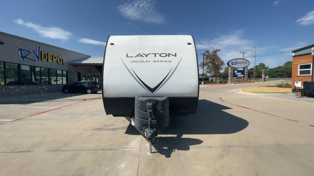 2016 TAN LAYTON 305BH - (5ZWTYTS21G4) , Length: 36.5 ft. | Dry Weight: 6,885 lbs. | Gross Weight: 11,200 lbs. | Slides: 2 transmission, located at 4319 N Main St, Cleburne, TX, 76033, (817) 678-5133, 32.385960, -97.391212 - Photo #4