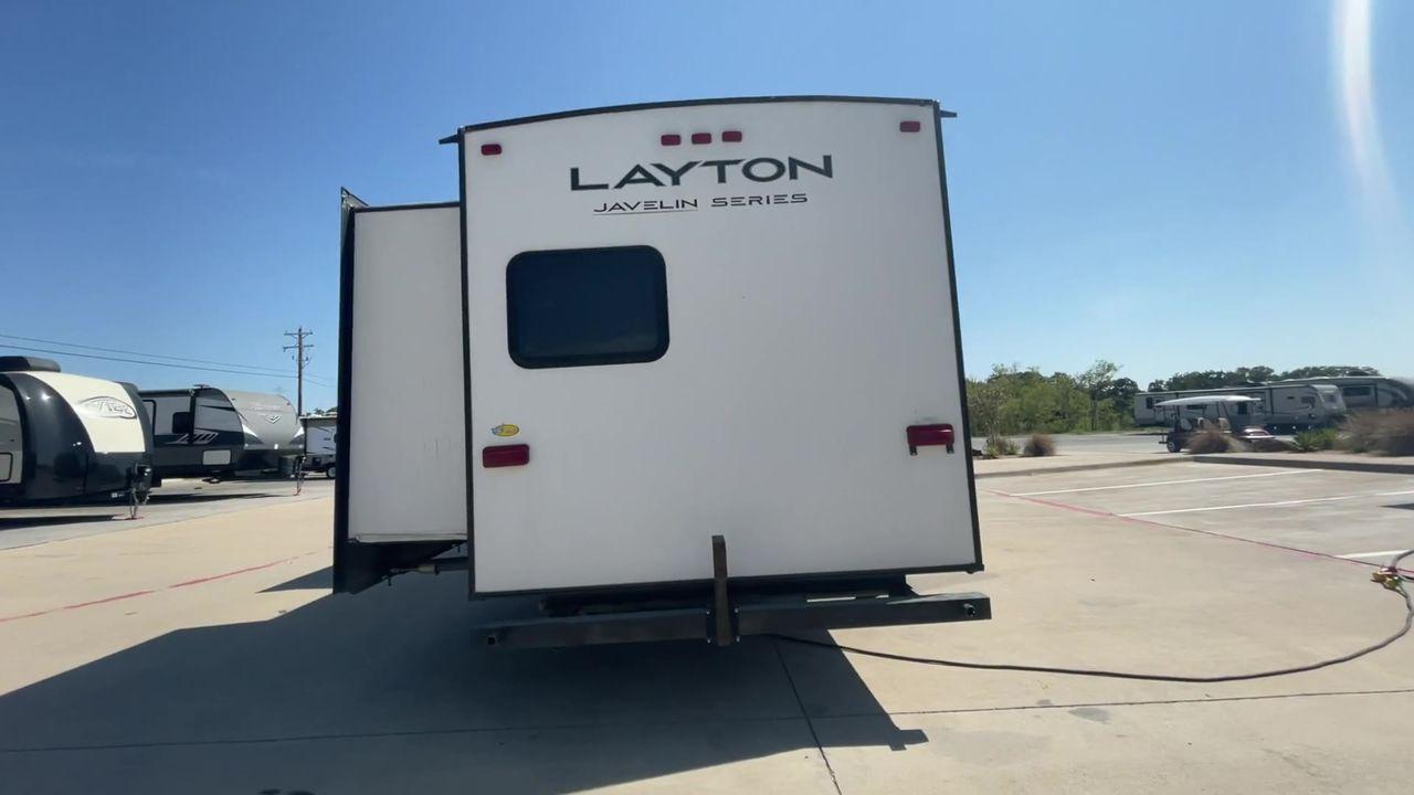 2016 TAN LAYTON 305BH - (5ZWTYTS21G4) , Length: 36.5 ft. | Dry Weight: 6,885 lbs. | Gross Weight: 11,200 lbs. | Slides: 2 transmission, located at 4319 N Main St, Cleburne, TX, 76033, (817) 678-5133, 32.385960, -97.391212 - Photo #8