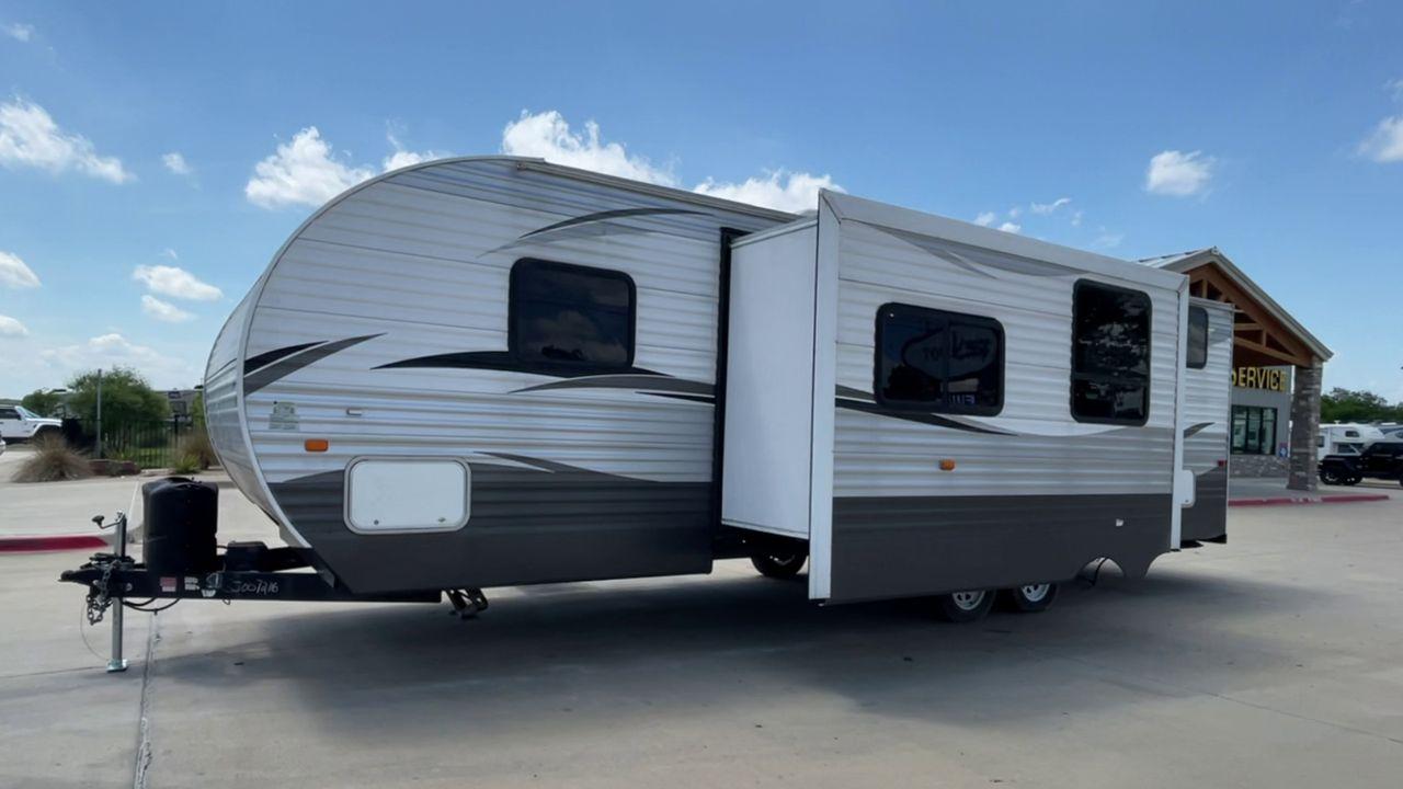 2016 WHITE CROSSROADS Z1 302KB - (4V0TC3027GJ) , Length: 32.75 ft. | Dry Weight: 6,244 lbs. | Gross Weight: 7,796 lbs. | Slides: 1 transmission, located at 4319 N Main St, Cleburne, TX, 76033, (817) 678-5133, 32.385960, -97.391212 - Photo #3