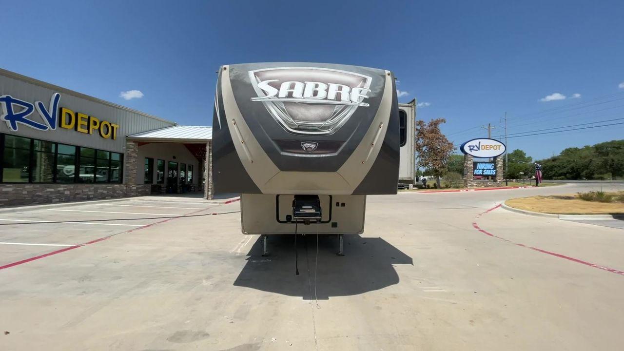 2014 TAN SABRE 34REQS-6 (4X4FSRK2XE3) , Length: 36 ft. | Dry Weight: 10,854 lbs. | Gross Weight: 13,704 lbs. | Slides: 4 transmission, located at 4319 N Main St, Cleburne, TX, 76033, (817) 678-5133, 32.385960, -97.391212 - Photo #4