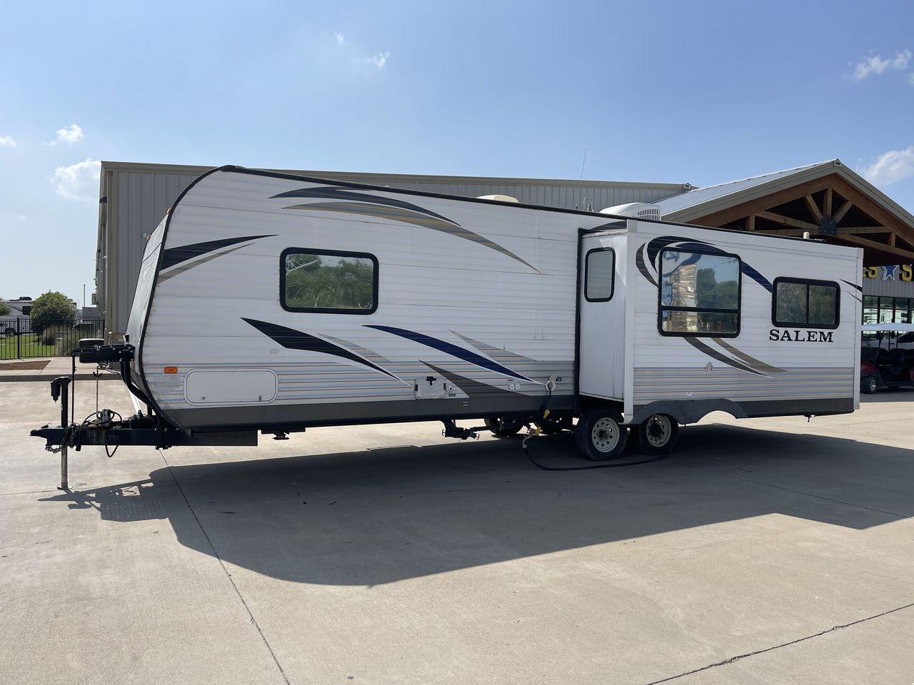 2014 WHITE SALEM 27RLSS (4X4TSMC21EA) , Length: 32.17 ft. | Dry Weight: 6,373 lbs. | Slides: 1 transmission, located at 4319 N Main Street, Cleburne, TX, 76033, (817) 221-0660, 32.435829, -97.384178 - Travel in style with the 2014 Forest River Salem 27RLSS travel trailer and experience the freedom of the wide road. This well-thought-out RV is the best option for anyone looking for amazing outdoor experiences since it provides the optimal balance of comfort, utility, and family-friendly amenities. - Photo #23