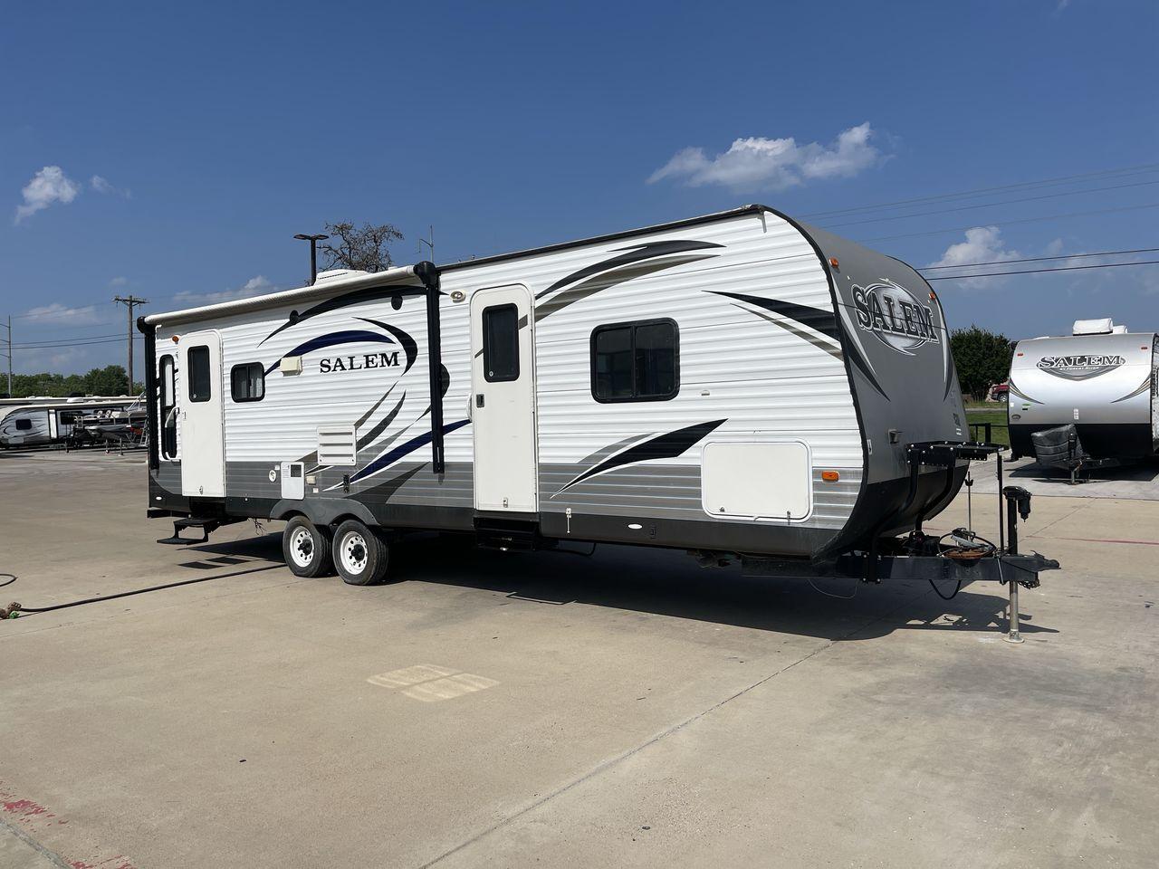 2014 WHITE SALEM 27RLSS (4X4TSMC21EA) , Length: 32.17 ft. | Dry Weight: 6,373 lbs. | Slides: 1 transmission, located at 4319 N Main Street, Cleburne, TX, 76033, (817) 221-0660, 32.435829, -97.384178 - Travel in style with the 2014 Forest River Salem 27RLSS travel trailer and experience the freedom of the wide road. This well-thought-out RV is the best option for anyone looking for amazing outdoor experiences since it provides the optimal balance of comfort, utility, and family-friendly amenities. - Photo #24