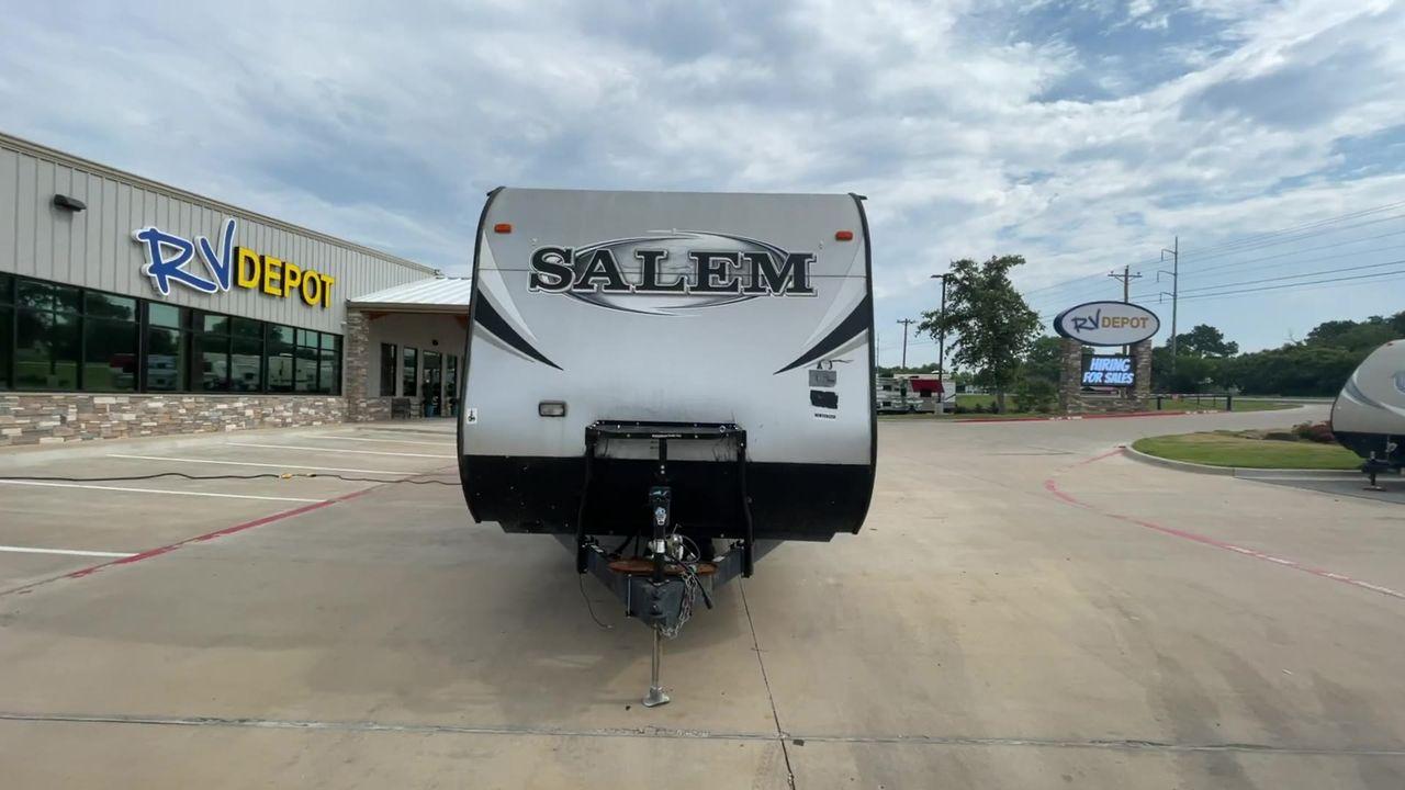 2014 WHITE SALEM 27RLSS (4X4TSMC21EA) , Length: 32.17 ft. | Dry Weight: 6,373 lbs. | Slides: 1 transmission, located at 4319 N Main St, Cleburne, TX, 76033, (817) 678-5133, 32.385960, -97.391212 - Travel in style with the 2014 Forest River Salem 27RLSS travel trailer and experience the freedom of the wide road. This well-thought-out RV is the best option for anyone looking for amazing outdoor experiences since it provides the optimal balance of comfort, utility, and family-friendly amenities. - Photo #4