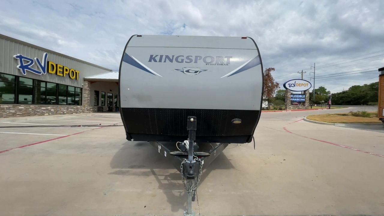 2018 GRAY KINGSPORT 301TB (1NL1GTS2XJ1) , Length: 33.58 ft. | Dry Weight: 6,845 lbs. | Slides: 1 transmission, located at 4319 N Main Street, Cleburne, TX, 76033, (817) 221-0660, 32.435829, -97.384178 - The 2018 Kingsport 301TB travel trailer will help you prepare for your next vacation. This well-thought-out, kid-friendly RV is your ticket to enjoyable and unique camping trips. The dimensions of this unit are 34.08 ft in length, 8 ft in width, and 10.75 ft in height. It has a dry weight of 6,845 l - Photo #4